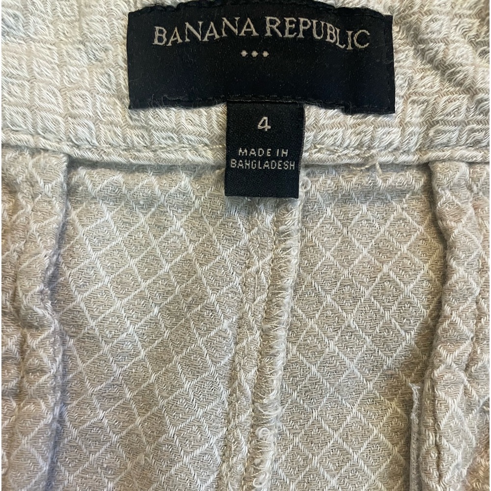 Banana Republic Khaki, Tan,  print shorts, size 4, Dress, casual shorts - Picture 4 of 7